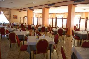 Restaurace v ubytování Hotel Balfagón