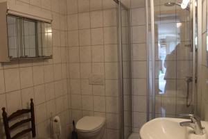 FILD - Holiday Apartment tesisinde bir banyo