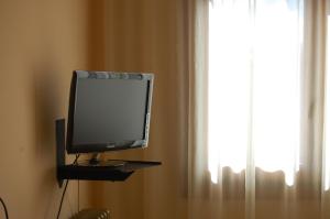TV a/nebo společenská místnost v ubytování Hotel Balfagón