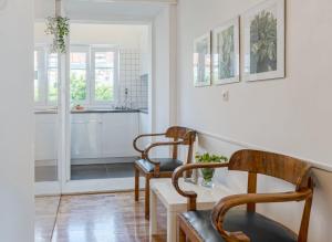 Khu vực ghế ngồi tại MARKAAT Apartment +20 ảnh