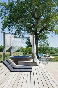 Zahrada ubytování Domaine de L'Isle Basse + 37 fotografií
