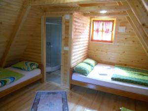 Katil atau katil-katil dalam bilik di Motel Bavaria