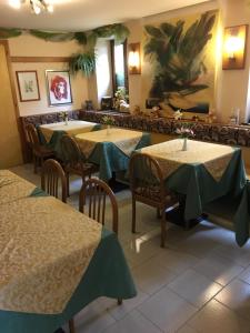 Restaurace v ubytování Albergo Meuble Tarandan
