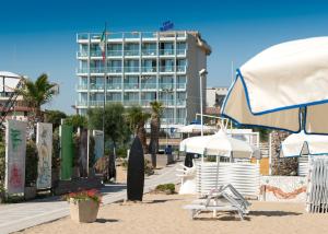 Zdjęcie z galerii obiektu Waldorf Suite Hotel w Rimini