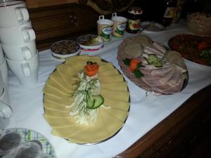 Jedlo v ubytovaní bed & breakfast alebo blízkom okolí