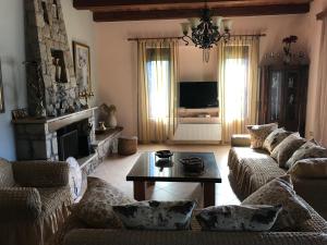 TV a/nebo společenská místnost v ubytování Loy Loy House