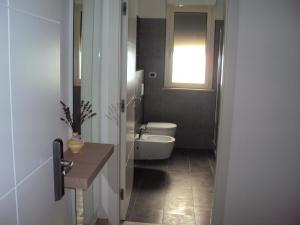 A bathroom at Il Giardino Sul Mare Még 10 kép