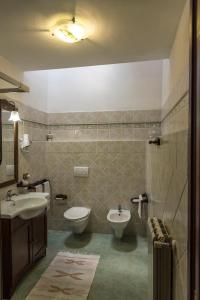 A bathroom at I 3 Porcellini