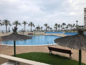 Bazén v ubytování Nautico Beach & Golf Alicante nebo v jeho okolí