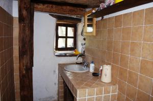 Koupelna v ubytování Rochefort Valferret