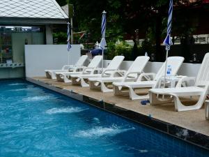 Bazén v ubytování MANGO Lagoon Place nebo v jeho okolí