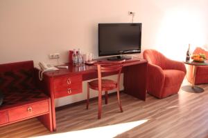 TV a/nebo společenská místnost v ubytování A1 Hotel Riga City Center