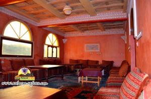 Część wypoczynkowa w obiekcie Auberge Restaurant le Safran
