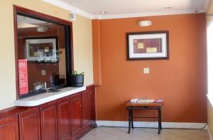 The lobby or reception area at Fairview Inn Wilmington