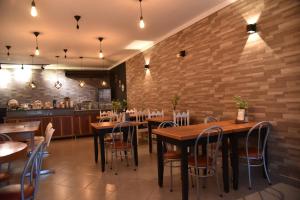 Restaurace v ubytování Pousada Quati