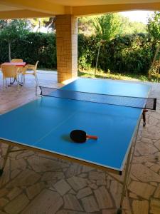 Stolní tenis v ubytování B&B Il Parco Dei Pini nebo okolí