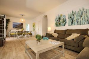 Χώρος καθιστικού στο La Retreat