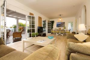 Χώρος καθιστικού στο La Retreat