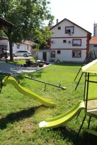 Ein Garten an der Unterkunft Guest Accommodation Zone