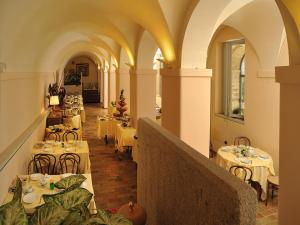 Restaurace v ubytování Albergo San Domenico
