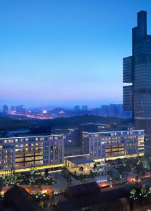 Pemandangan umum bagi Guiyang atau pemandangan bandar yang diambil dari hotel