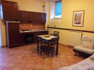 A kitchen or kitchenette at Agriturismo Casa degli Archi