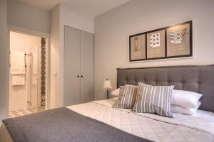 Voodi või voodid majutusasutuse Yohanan HaSandlar toas