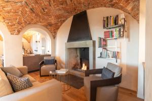 A seating area at Relais San Vigilio al Castello