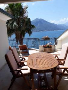 Bilde i galleriet til Maniva penthouse by the sea i Kotor