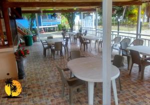 A restaurant or other place to eat at Hotel Palmas del Pacifico