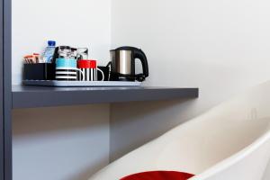 Kemudahan buat kopi dan teh di The View