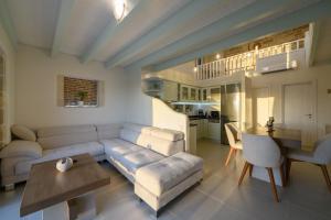 A seating area at Villa Salla