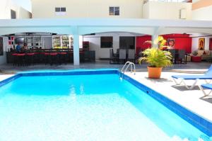 Bazén v ubytování Hotel Las Palmeras nebo v jeho okolí