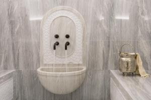 Vannituba majutusasutuses Euphoria Retreat - A Holistic Wellbeing Destination Spa