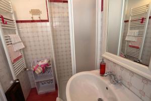A bathroom at Bed and Breakfast di Francia