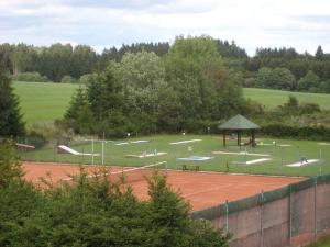Tennis und/oder Squash in der Unterkunft Feriendorf Freilingen 151 A oder in der Nähe
