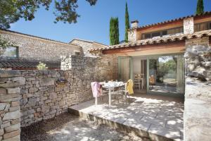 Patio nebo venkovní prostory v ubytování Résidence Odalys La Bastide des Chênes