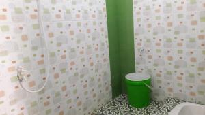 Kylpyhuone majoituspaikassa AAL Homestay