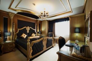 Postel nebo postele na pokoji v ubytování Ottoman's Life Hotel S Class