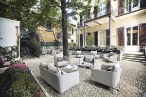 Posedenie v ubytovaní Messori Suites