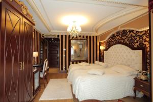 Postel nebo postele na pokoji v ubytování Ottoman's Life Hotel S Class