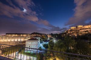 Imagem da galeria de Splash of Glam II 10 Steps from Acropolis em Atenas