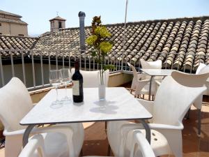 Imagen de la galería de Laurel Suites Apartments, en Granada