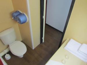 Koupelna v ubytování Hôtel Le Saint Joseph