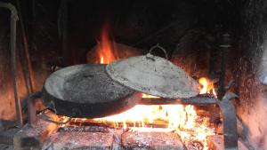 ポントレーモリにあるIl Poggio di Traverdeのオーブン火鍋2つ