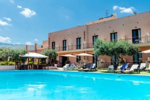 Bazén v ubytování Hotel Achibea nebo v jeho okolí
