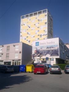Budova, v ktorej sa apartmán nachádza