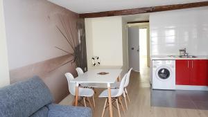 Kuchnia lub aneks kuchenny w obiekcie Apartamentos-Bermeo