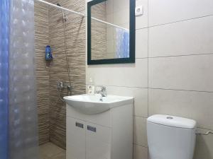 Koupelna v ubytování Apartmani Simić Valjevo + 37 fotografií