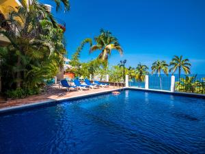 Piscina di Marboka Hotel & Suites o nelle vicinanze
